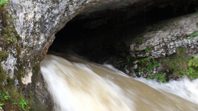 Grotte de prrouge