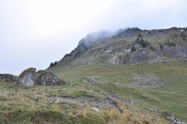 Petit trou en falaise