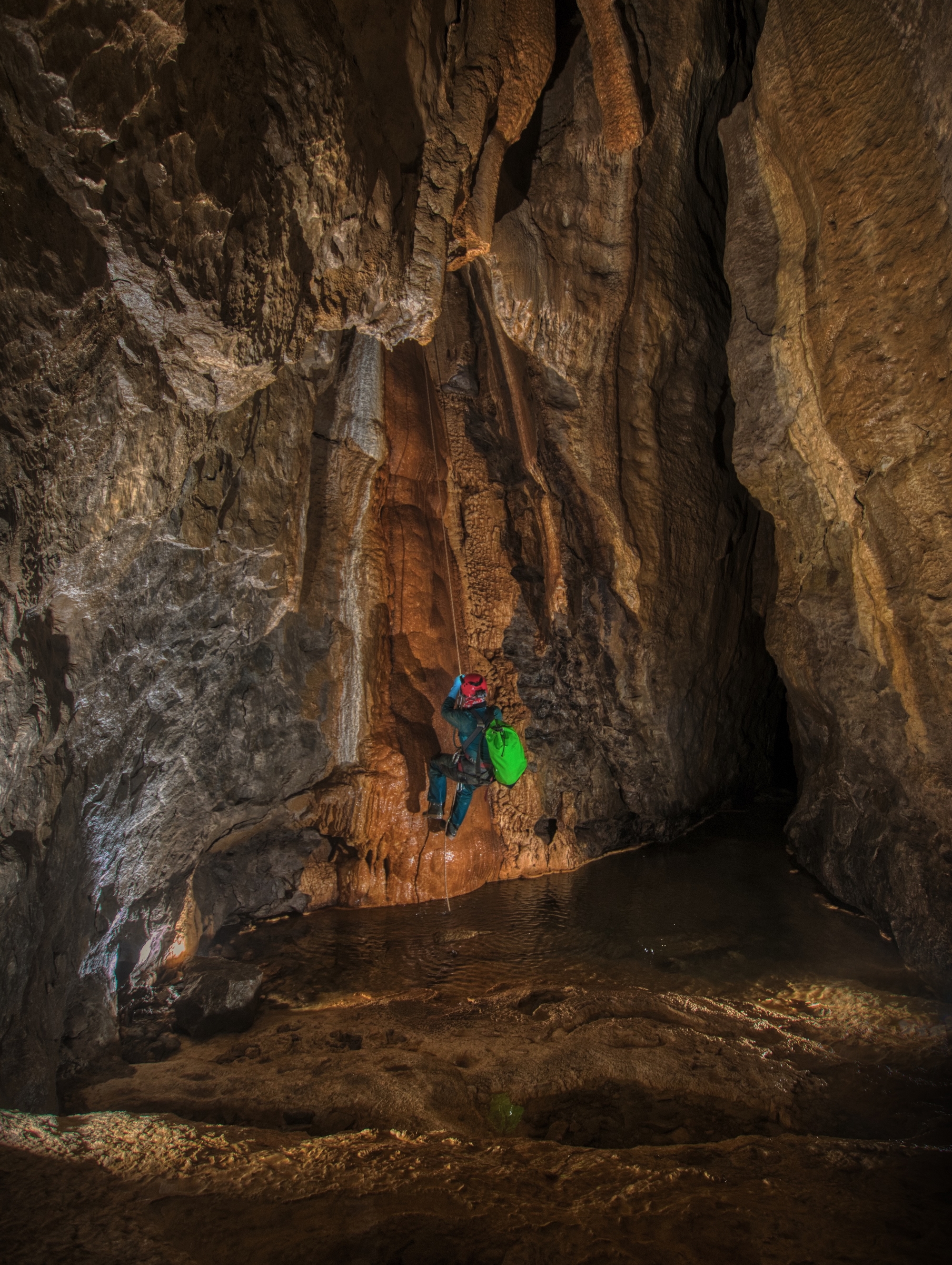 Grotte de Bury