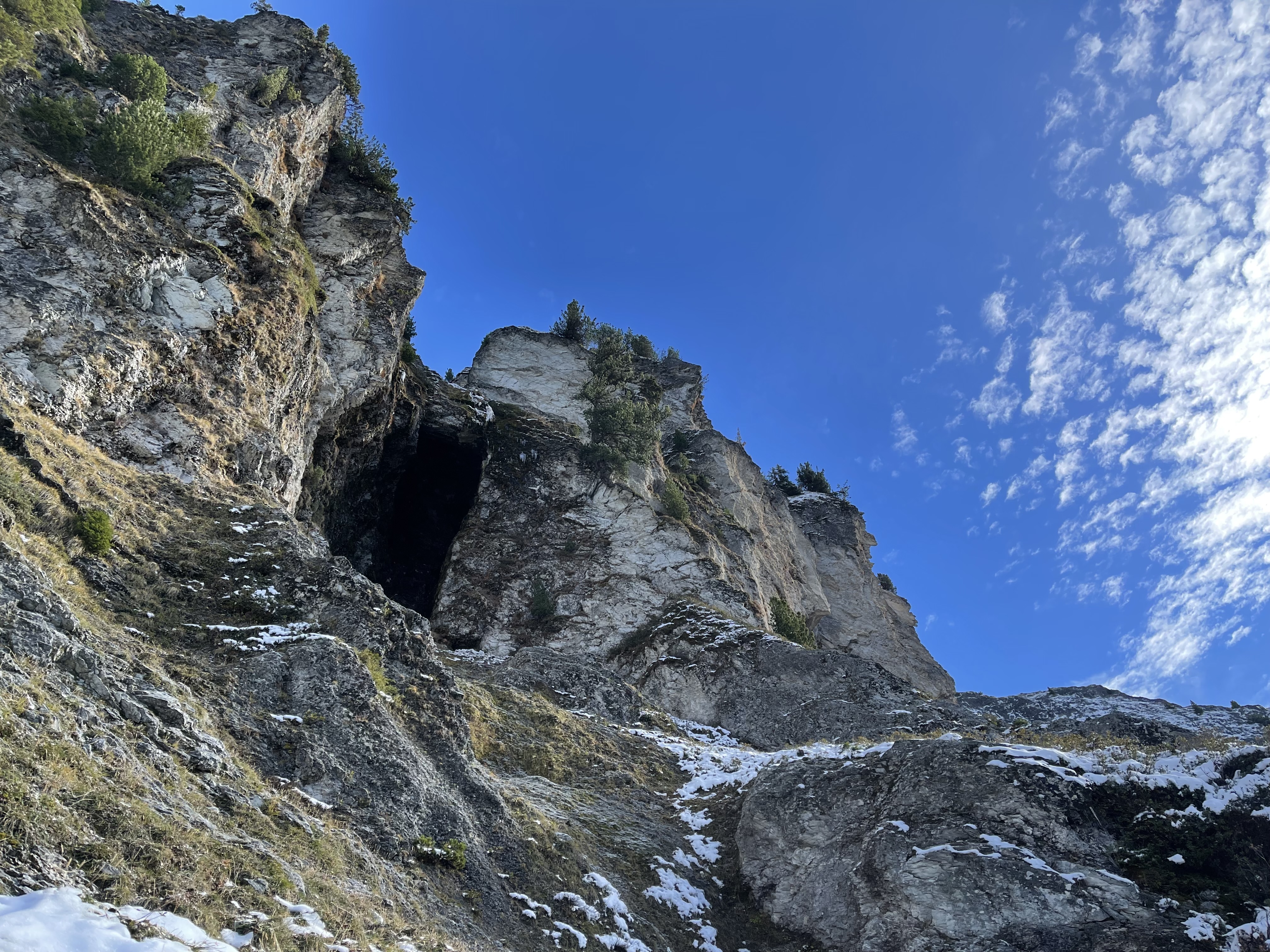 Porches / Grotte de la Vuzelle